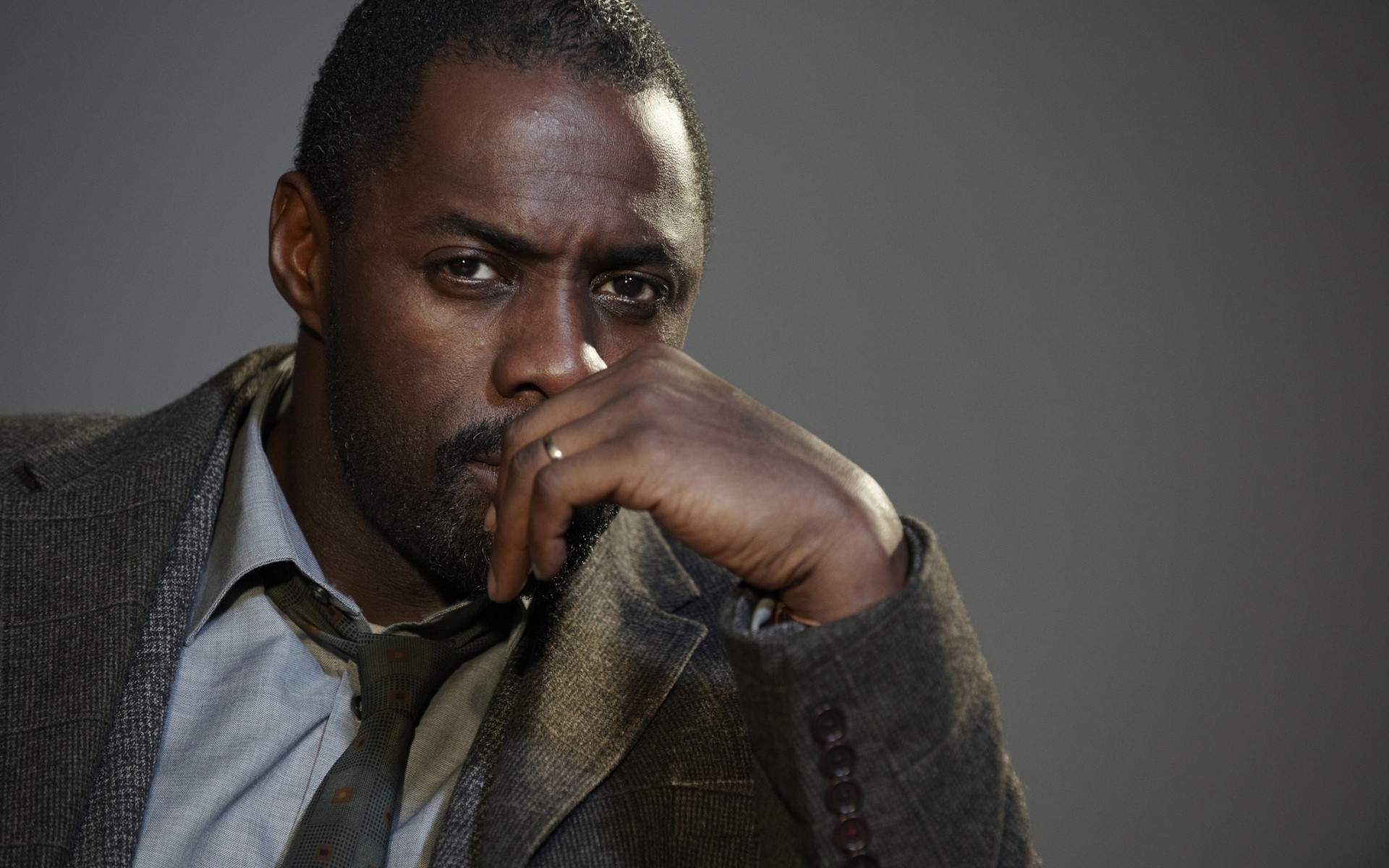 actors man one portrait adult wear music musician male idris elba photo