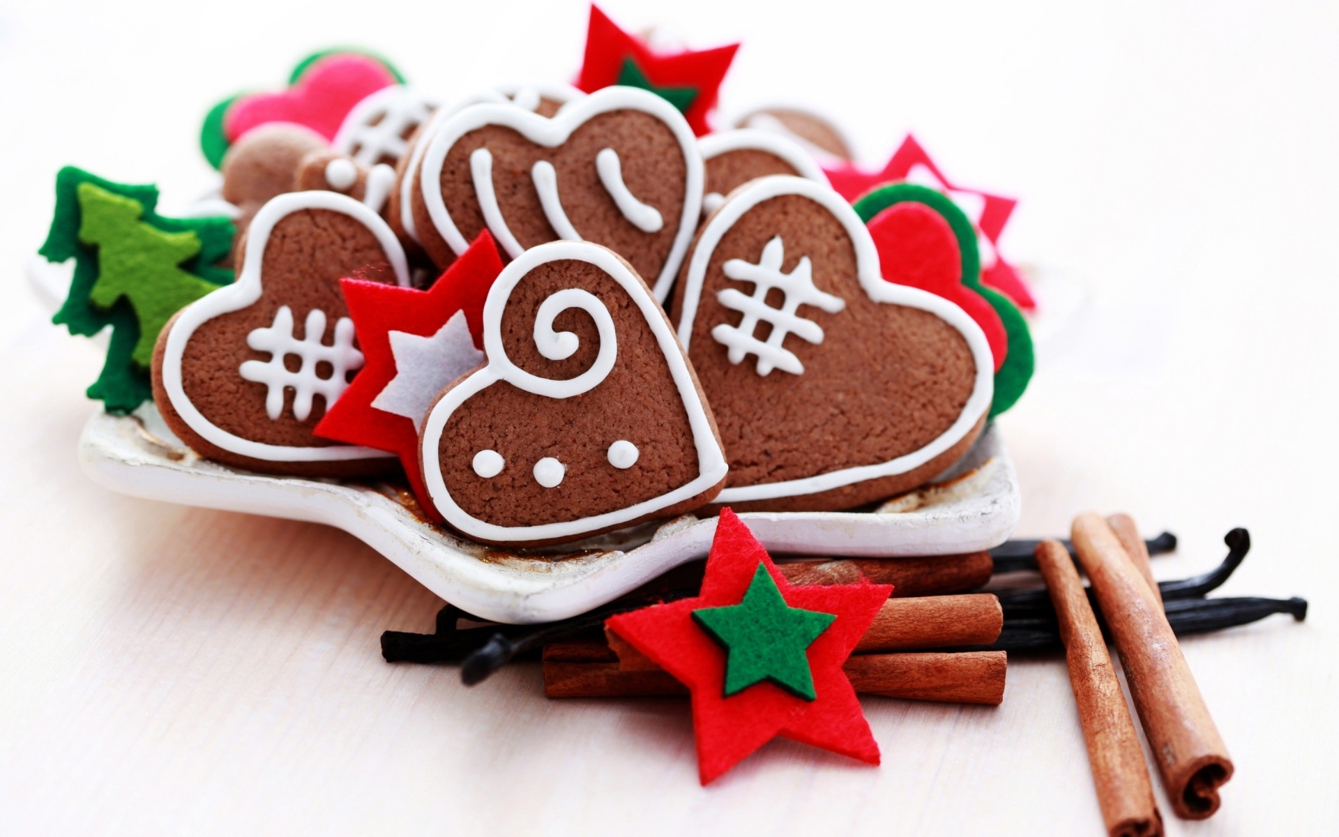 christmas candy chocolate food gingerbread sugar sweet cookie confection cinnamon traditional celebration decoration desktop ginger cake sweets holiday sweets vacation