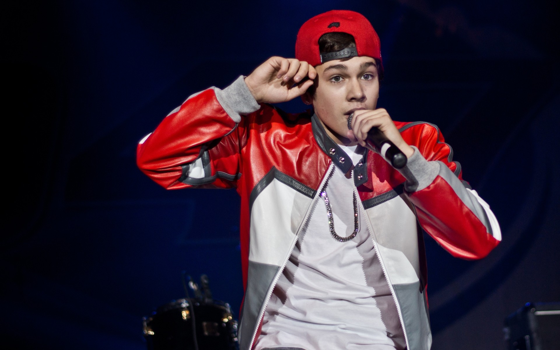 musicians performance concert music stadium musician singer austin mahone