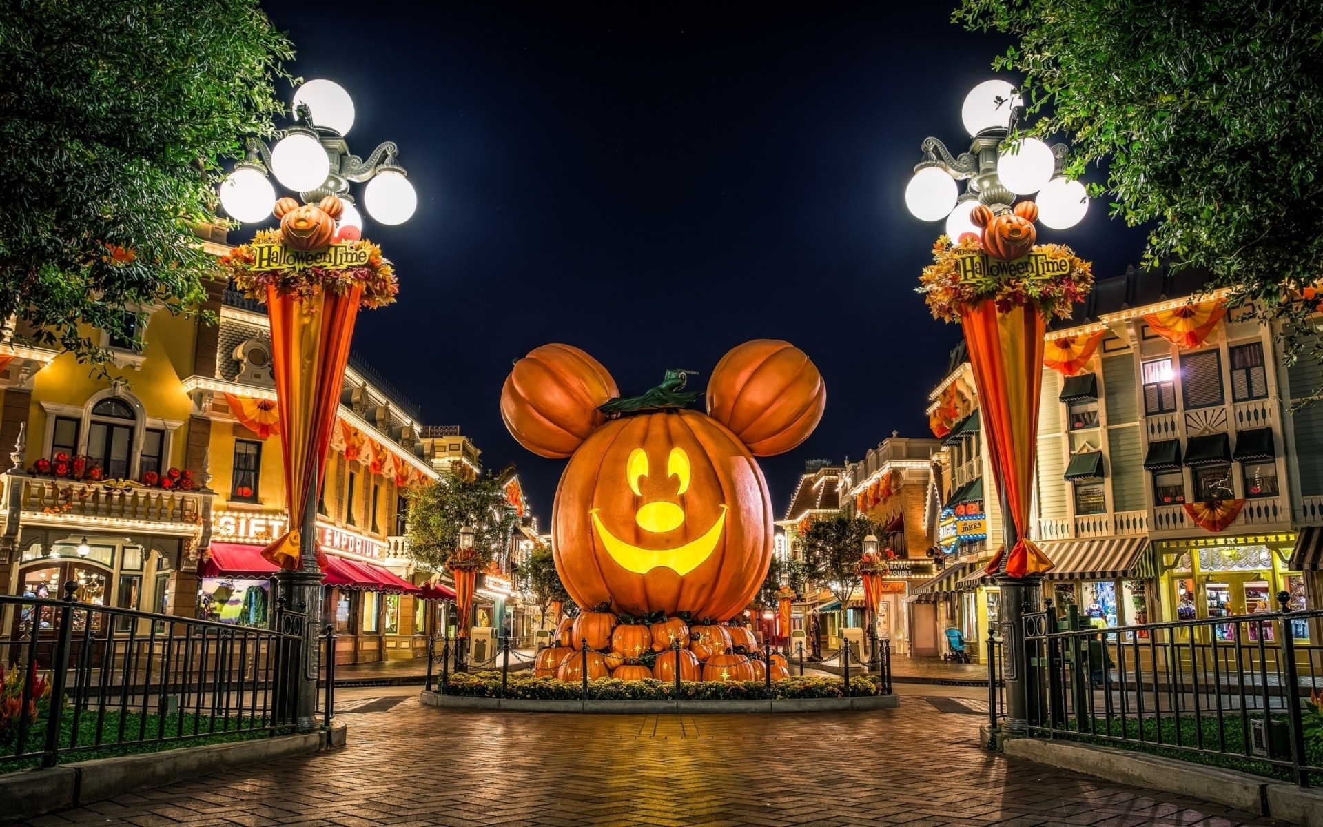 halloween travel tourism city street tourist architecture lantern evening illuminated building urban casino pumpkin halloween ornaments