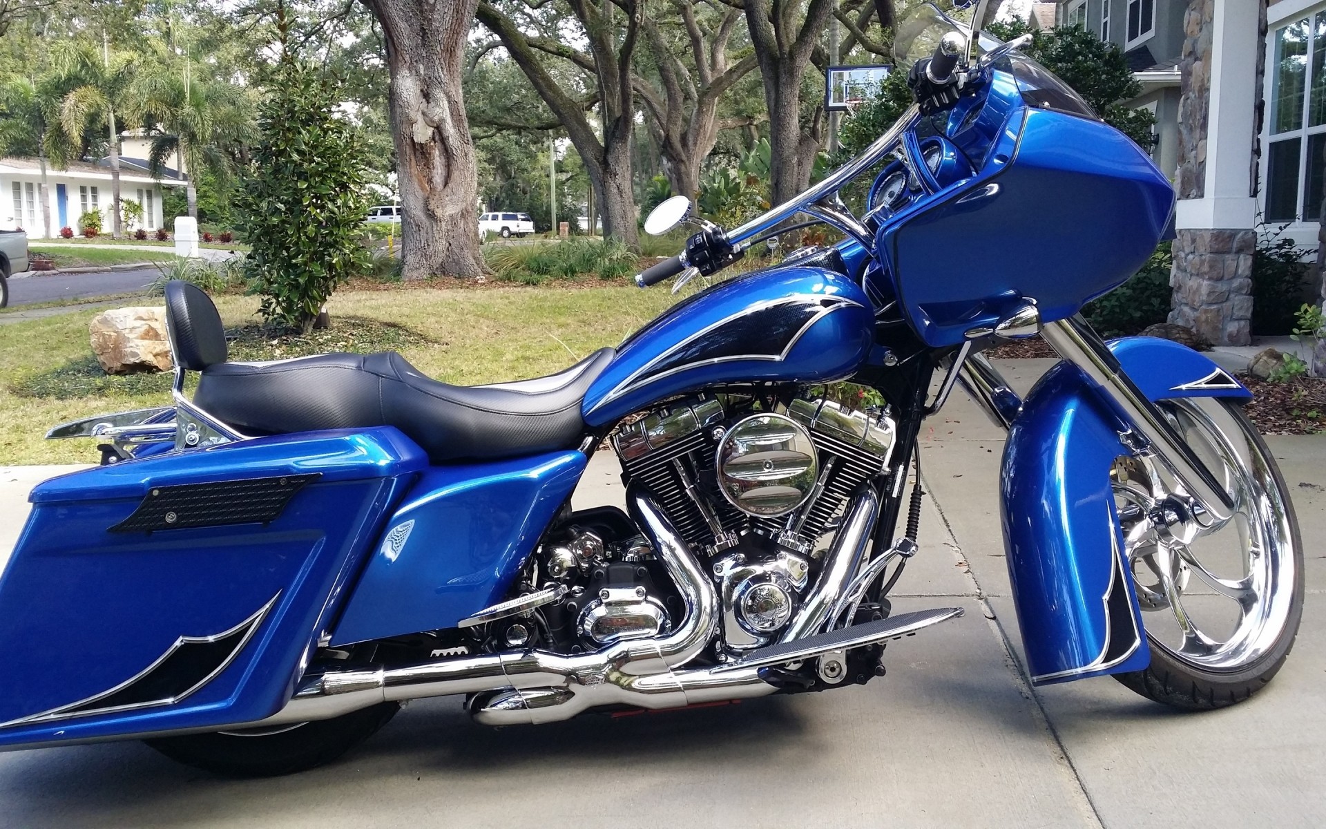 harley davidson vehicle transportation system drive bike wheel chrome race car fast engine power exhibition motorbike machine hurry classic tire show road harley davidson road king road king