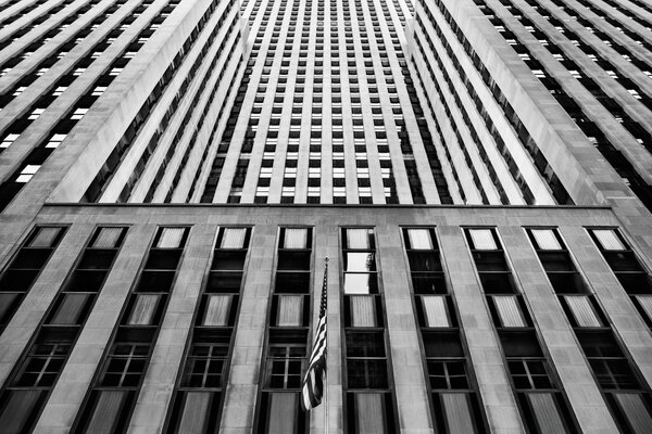 Geometric lines of a modern skyscraper