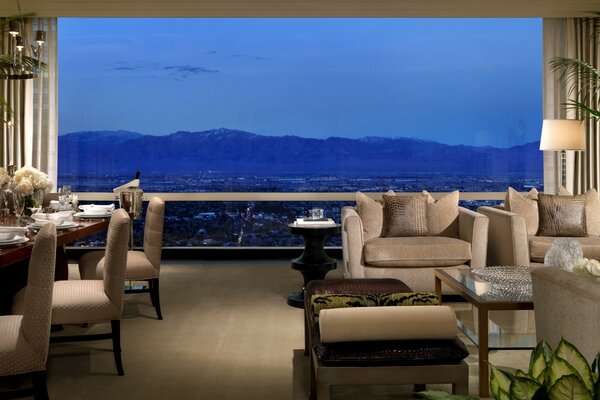 Restaurant with a gorgeous view of the mountains