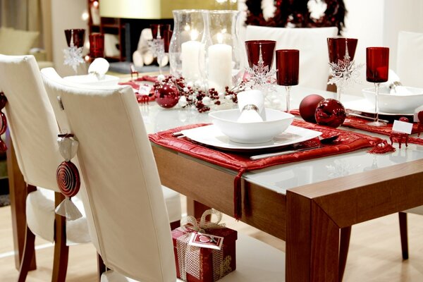 Beautiful table and chair. Interior