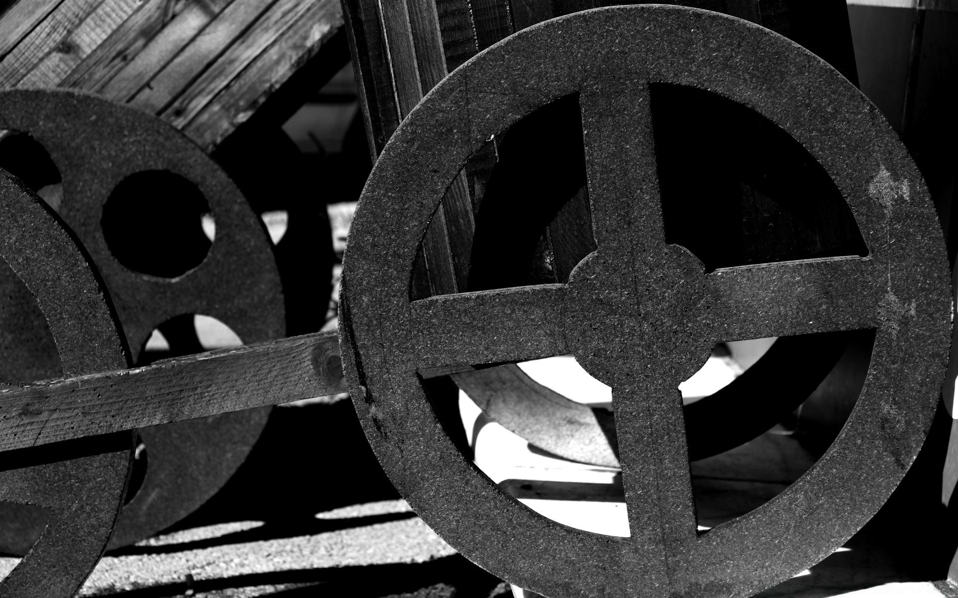 black and white wheel steel iron old rusty industry monochrome retro rust vintage round metallic desktop antique