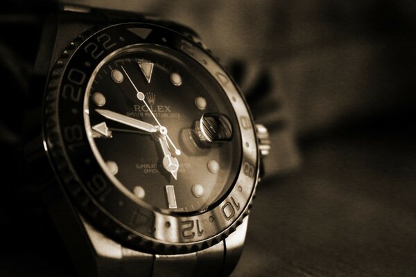 At twelve to six, it s time to be happy