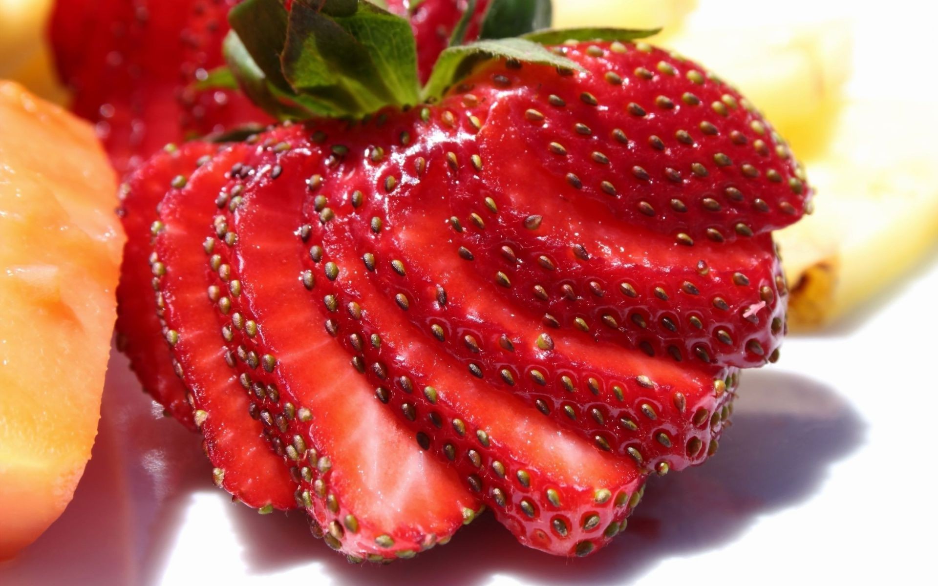 berries strawberry fruit delicious food sweet juicy berry confection refreshment leaf nutrition tasty healthy summer health close-up sugar breakfast