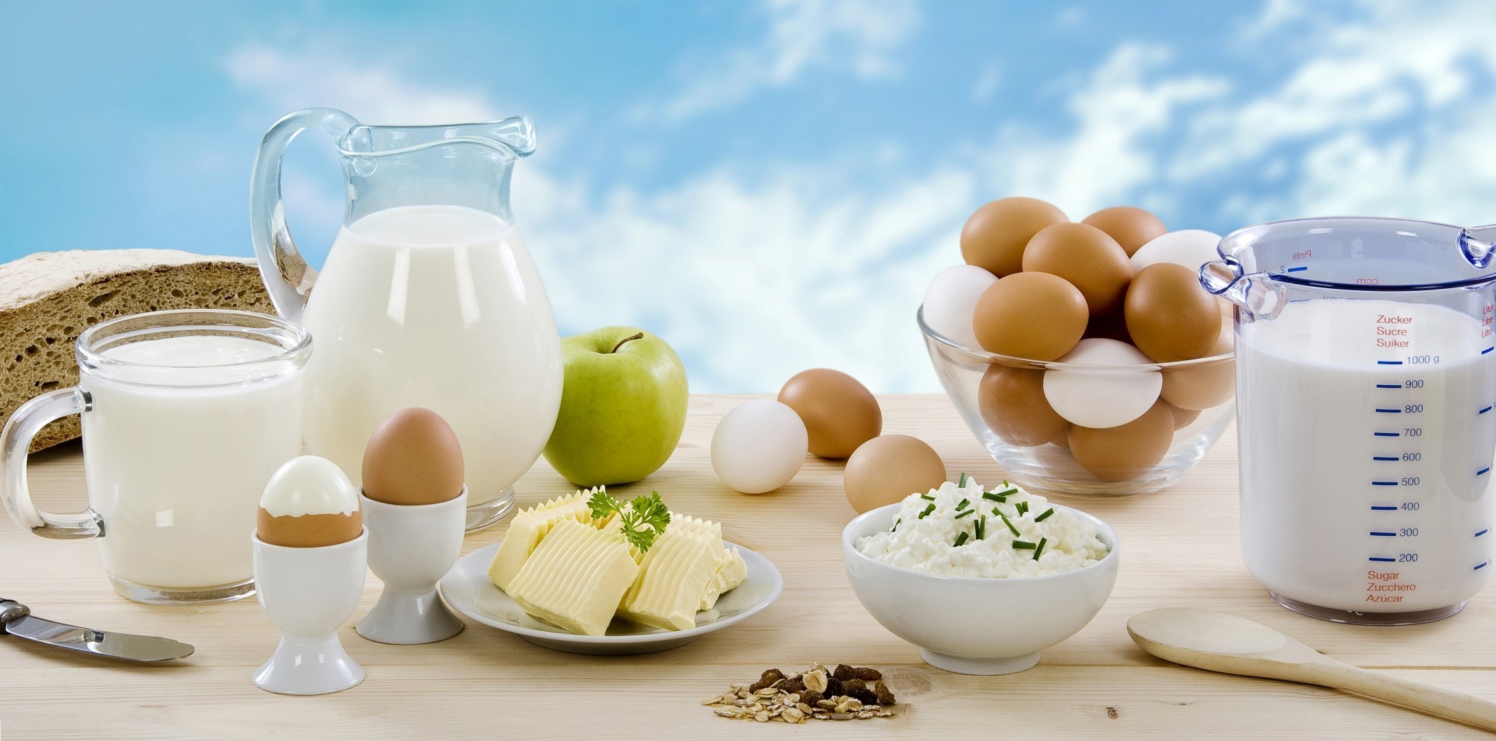 breakfast milk food egg glass table healthy