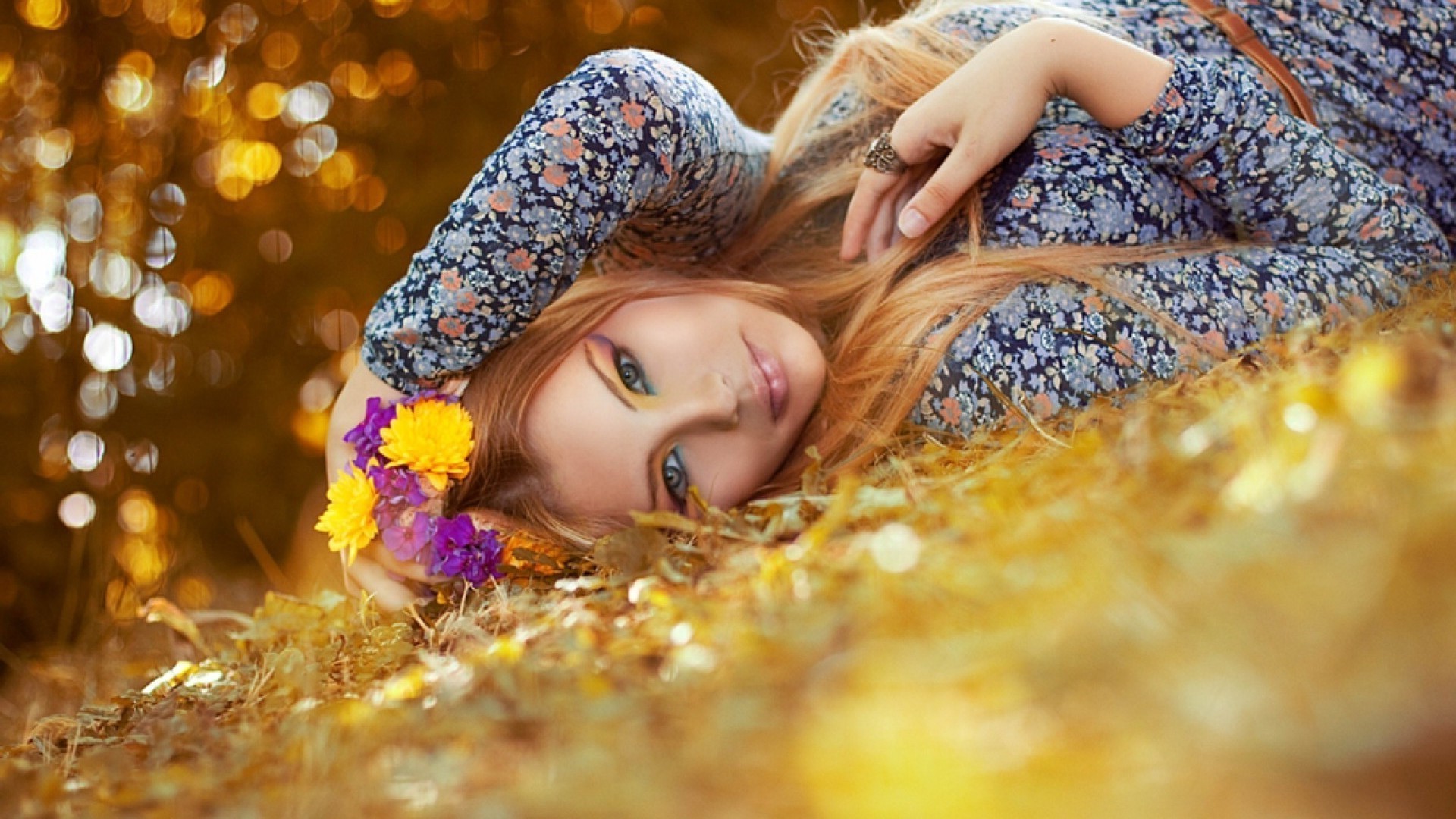 face and smile girl beautiful nature portrait fashion woman fun fall summer model smile pretty cute christmas outdoors gold joy relaxation