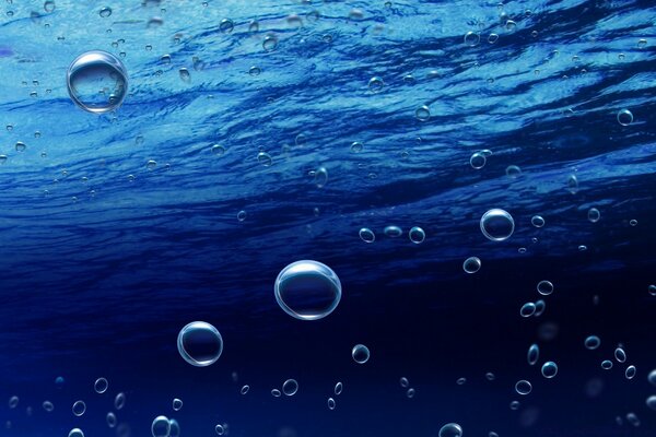 Drops of clean water in the sea