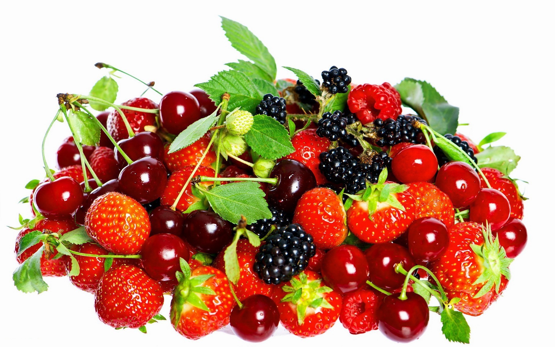 berries fruit berry healthy juicy food delicious leaf nutrition confection sweet health diet tasty strawberry vitamin refreshment epicure freshness cherry