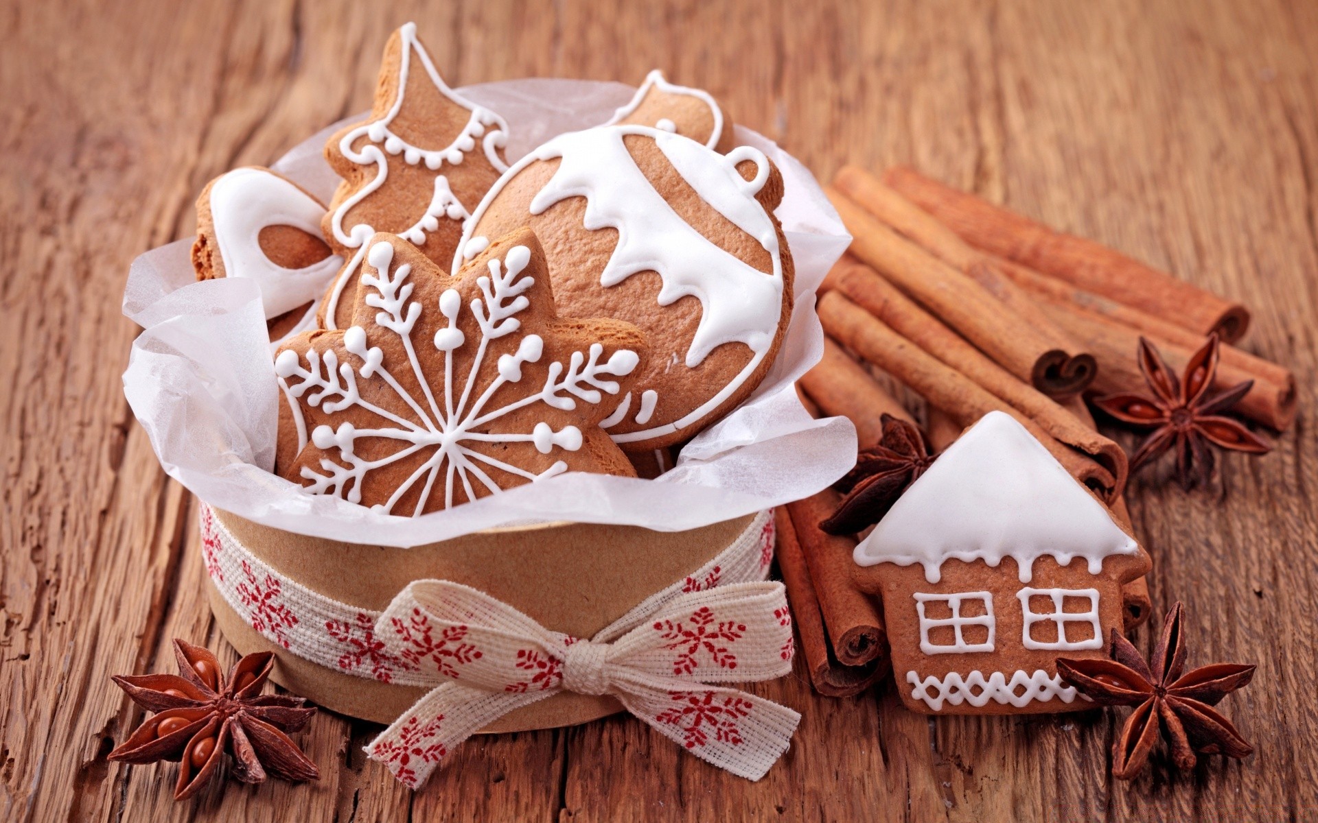christmas cinnamon wooden gingerbread wood traditional cookie homemade rustic food decoration anise sugar sweet spice baking advent chocolate desktop