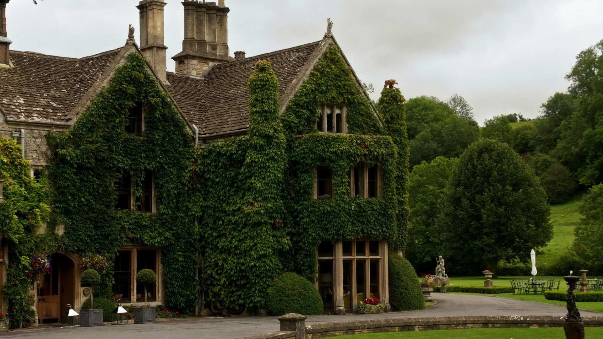 houses and cottages architecture home house garden building hedge castle mansion old travel tree lawn outdoors