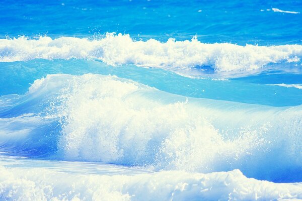 Bright and cheerful ocean wave
