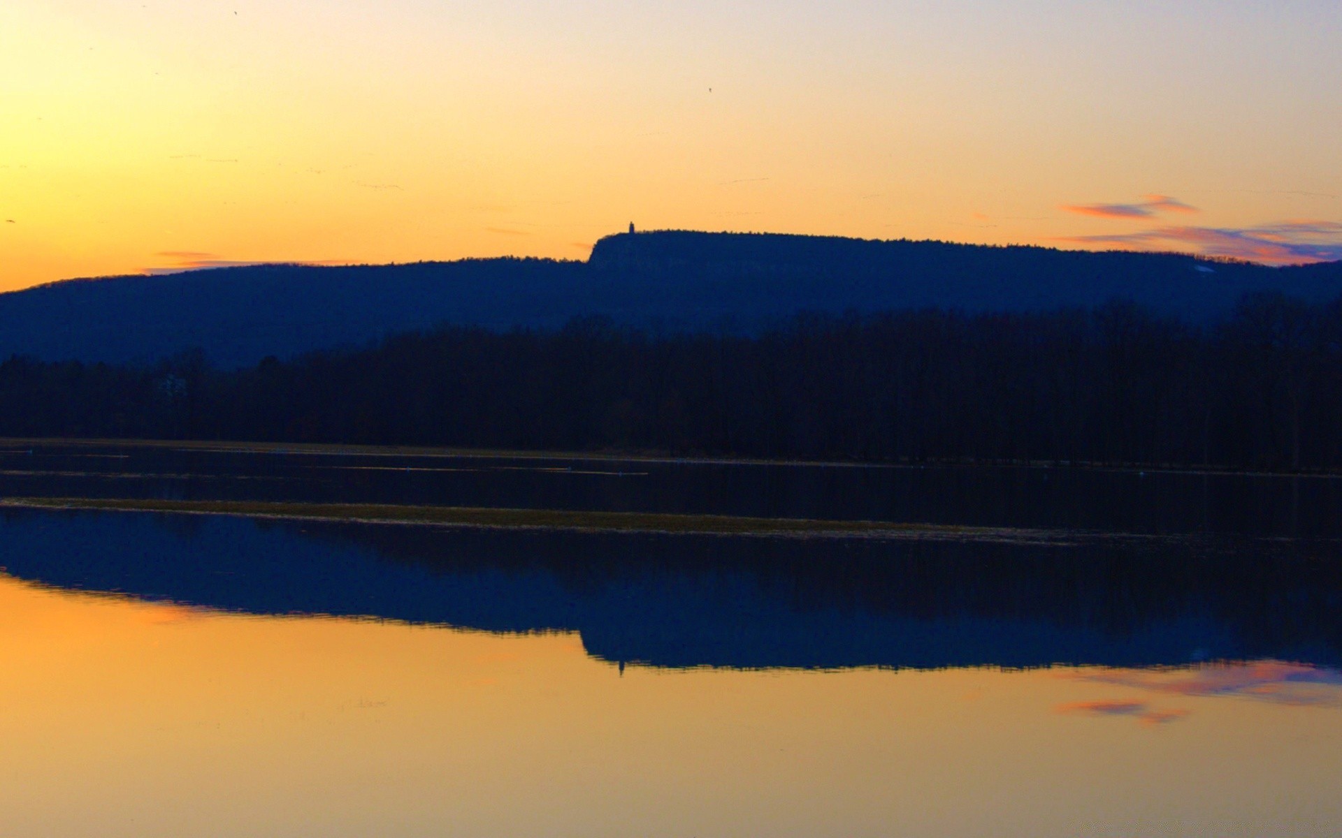 lake sunset dawn evening water landscape dusk reflection light sky backlit daylight silhouette fog travel mountain river sun scenic