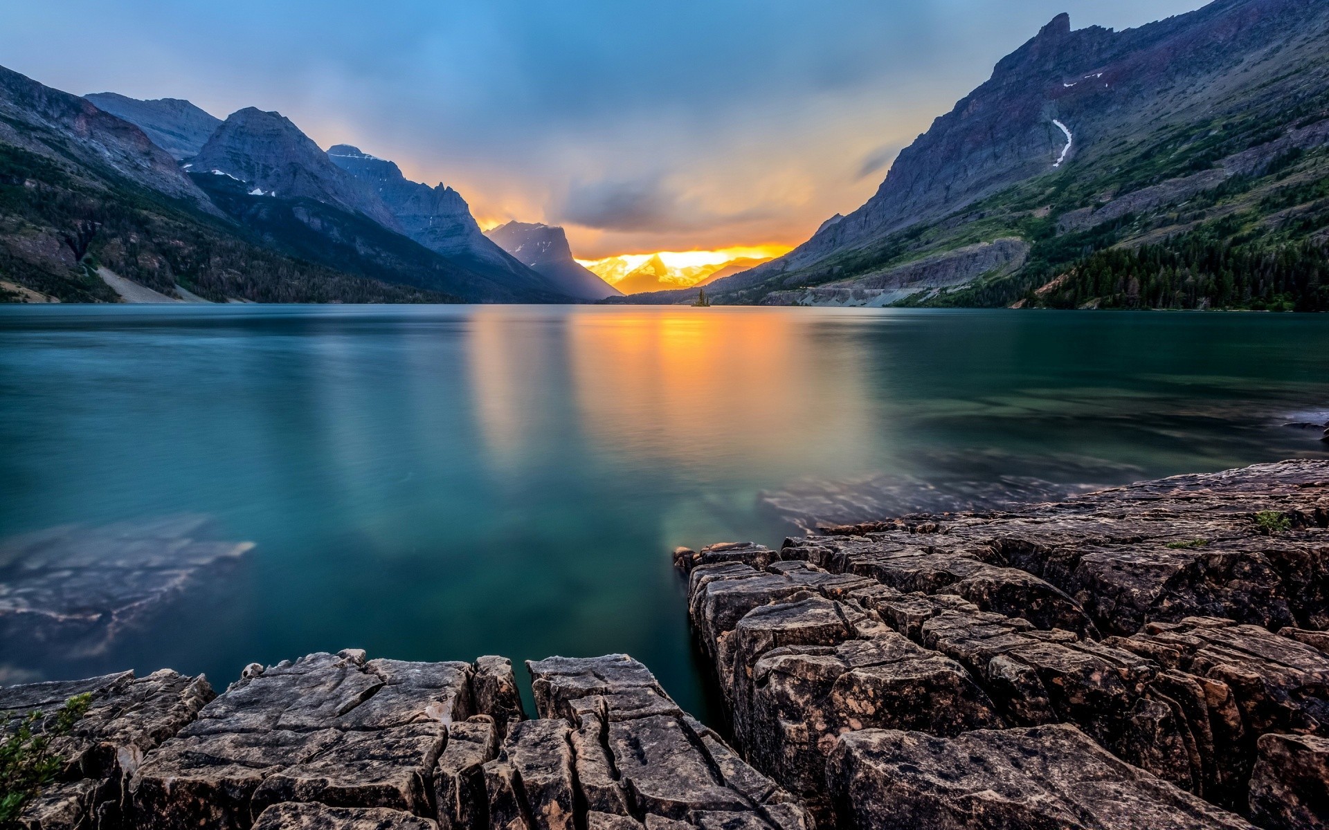 america water travel nature landscape mountain outdoors sky scenic lake rock snow summer seashore