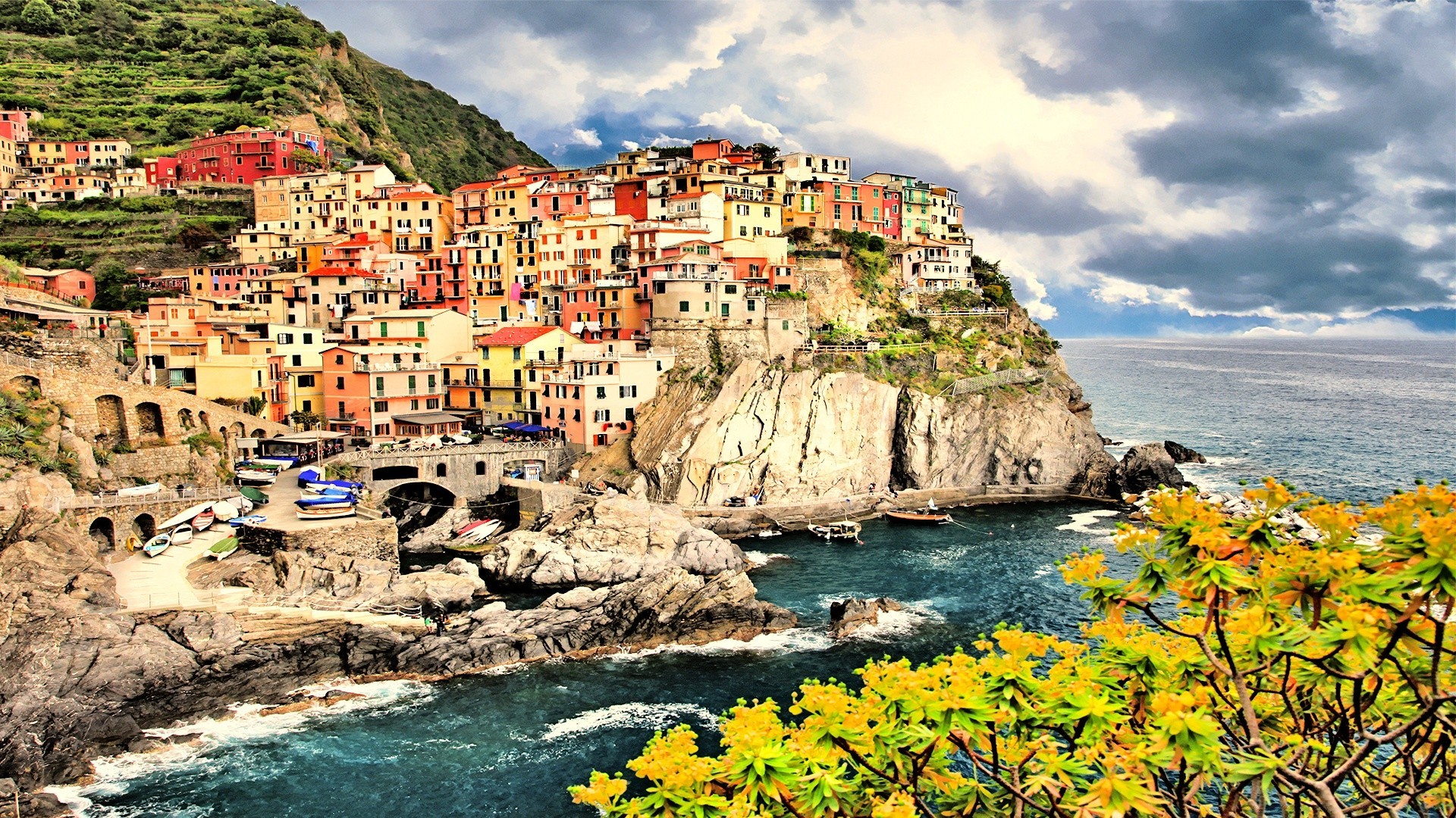 other city seashore sea beach travel water town tourism landscape sky architecture summer ocean sight vacation seaside city island seascape coastal nature